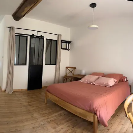 La Parenthese * 모르타뉴-오-페르슈