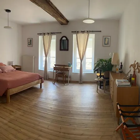 La Parenthese מונטניה-או-פרש